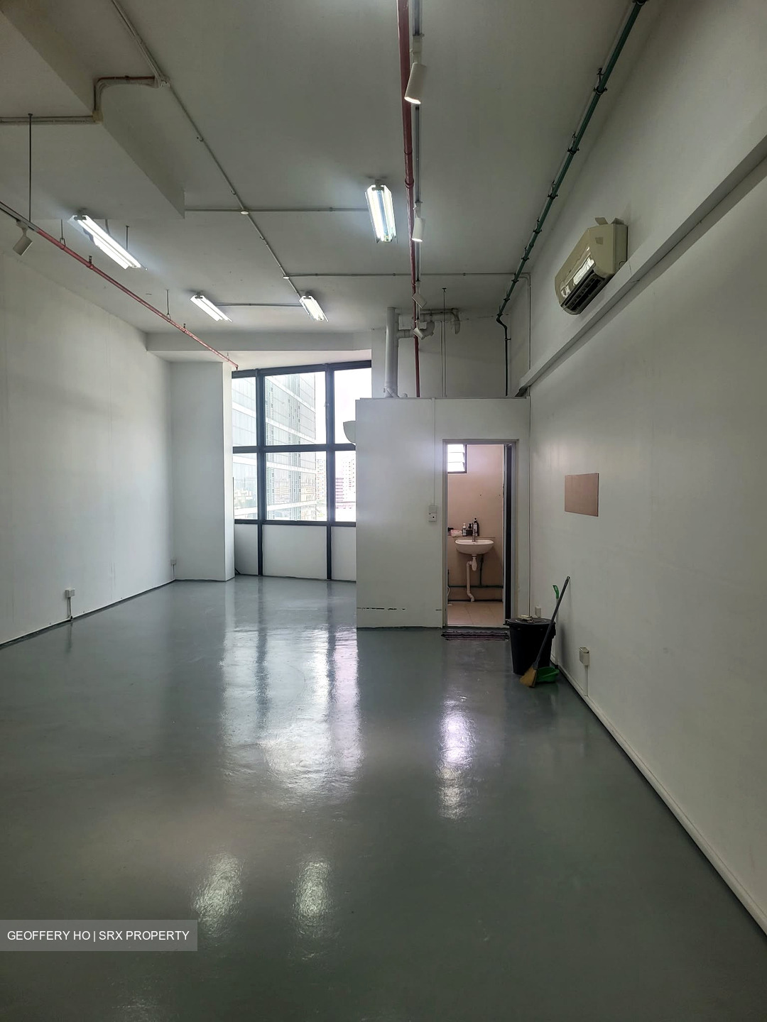 Oxley Bizhub (D14), Office #635582941